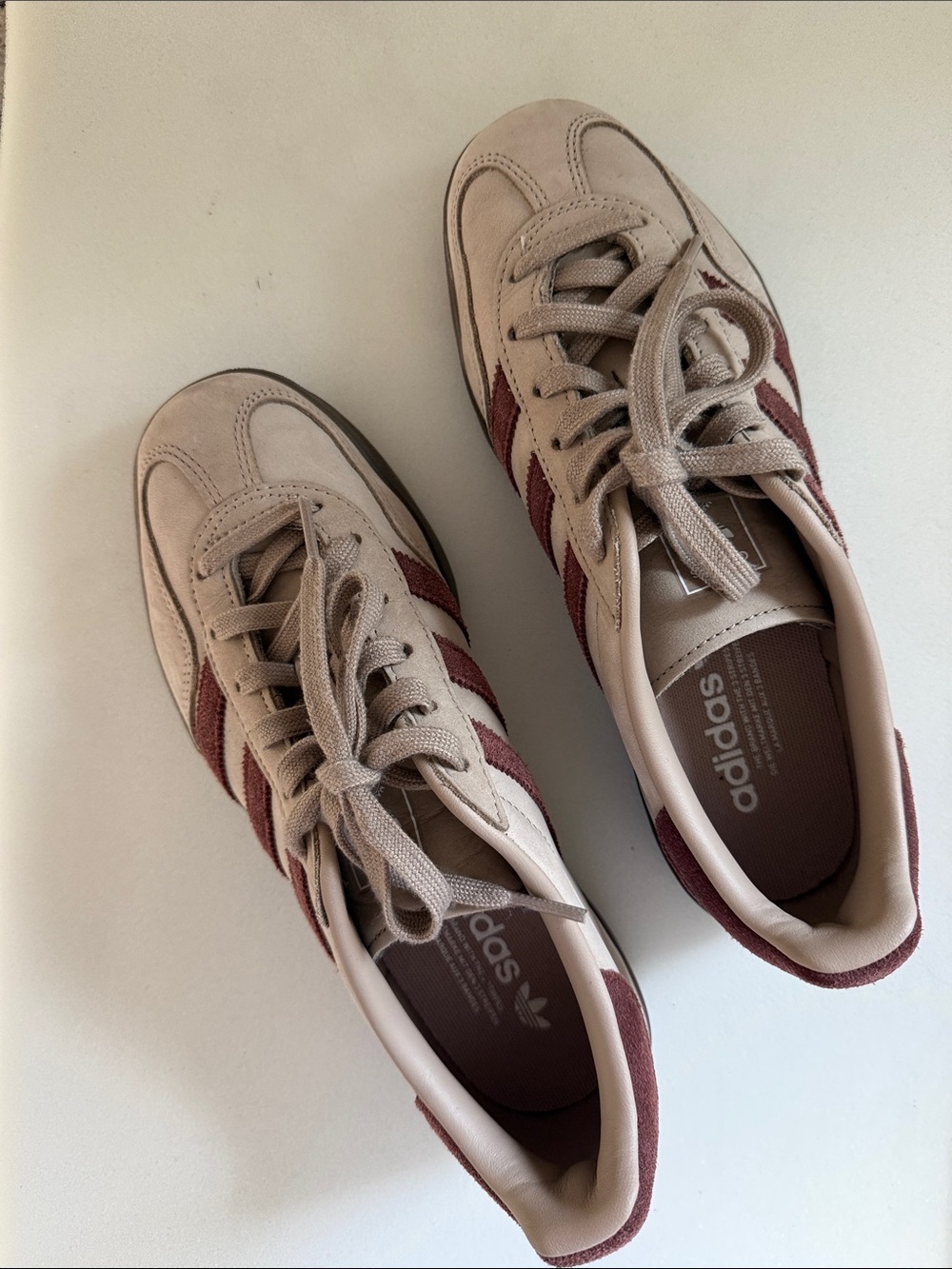 adidas Beige Sneakers with Burgundy Stripes